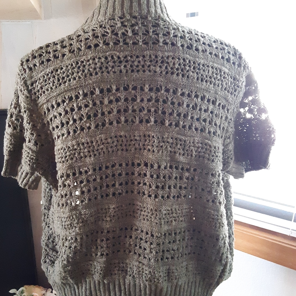 Crop sweater
